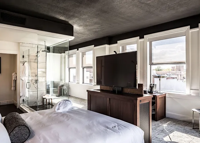 Goodwin Hotel 3*
